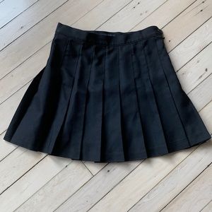 Black twill American apparel pleated kilt skirt